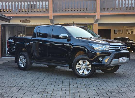 TOYOTA HILUX SW4 2.8 SRX 4X4 16V TURBO INTERCOOLER DIESEL 4P AUTOMÁTICO TOYOTA HILUX SW4 2.8 SRX 4X4 16V TURBO INTERCOOLER DIESEL 4P AUTOMÁTICO